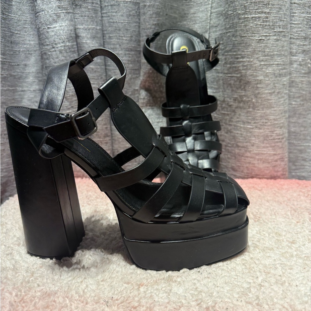 Elegant Black Platform Strappy Sandals
